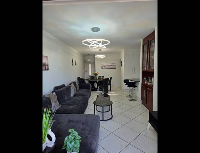 3 BEDROOM TOWNHOUSE FOR SALE IN BLUEWATER BAY